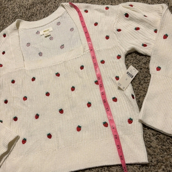 Maeve By Anthropologie Long Sleeve Sweater Embroidered Strawberries NWT- Medium - Picture 6 of 7